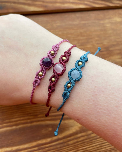 Kleines Makramee Armband – handgemachter Fairycore Schmuck