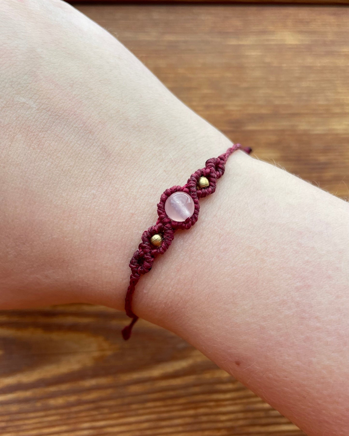 Kleines Makramee Armband – handgemachter Fairycore Schmuck