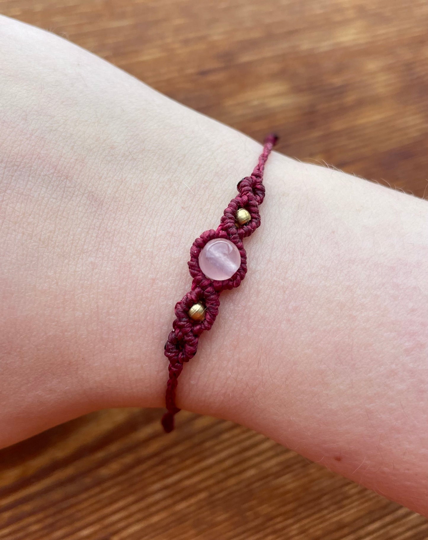 Kleines Makramee Armband – handgemachter Fairycore Schmuck